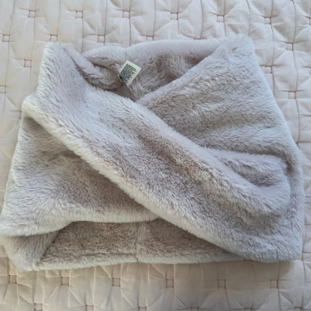 Aerie Pink Faux Fur Circle Scarf